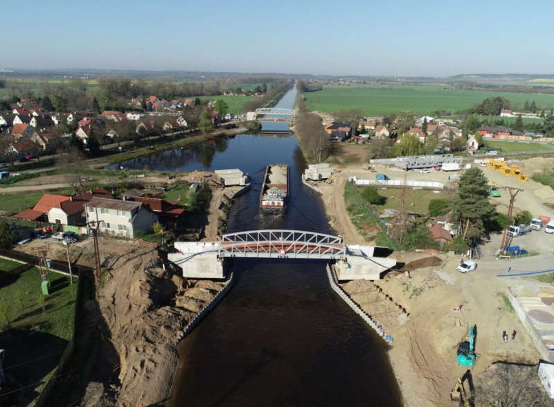 Unikátní zdvižný most v Lužci