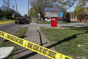 Střelba na střední škole v americkém Knoxville, Tennessee