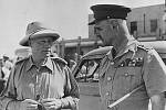 Generál Archibald Wavell (vpravo) v roce 1941 s velitelem britských a indických sil v Iráku generálem Edwardem Pellewem Quinanem