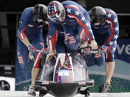 Olympijské zlato vybojovali ve Vancouveru v soutěži čtyřbobů Američané.