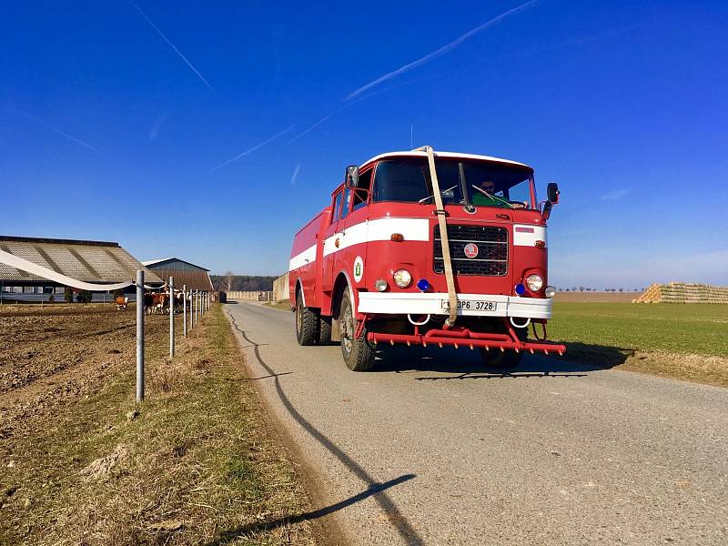 CAS 25 Škoda 706 RTHP (cisternová automobilová stříkačka)