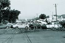 Velká voda při záplavách v Rapid City v roce 1972 brala všechno, co jí stálo v cestě. Zničeno bylo také pět tisíc aut