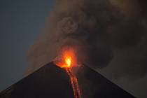 Poprvé po 110 letech se dnes probudila nikaragujská sopka Momotombo. Vulkán o výšce 1297 metrů vychrlil popel a plyn a také vyvolal sérii slabých zemětřesení do tří stupňů.