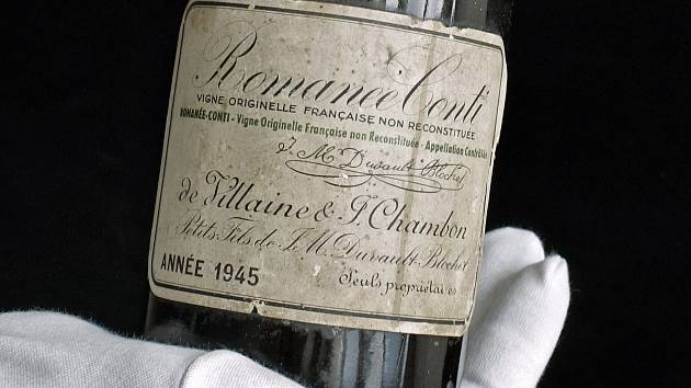 Lahev vína Romanée-Conti z roku 1945 se vydražila za více než 12 milionů korun