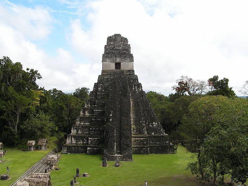 Mayský chrám Tikal v dnešní Guatemale