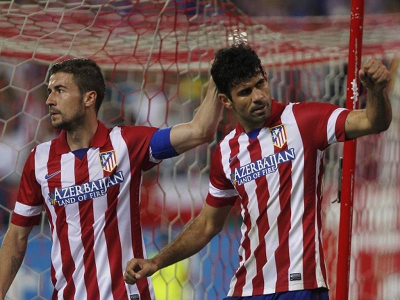 Diego Costa z Atlétika Madrid (vpravo) se raduje z gólu proti Elche.