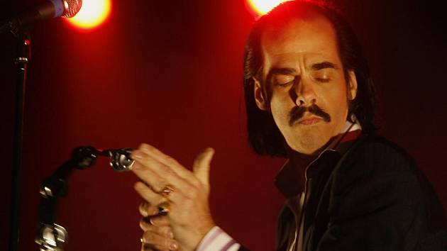 Australský zpěvák Nick Cave vystoupil v Praze se skupinou The Bad Seeds v rámci evropského turné na podporu své čtrnácté řadové desky "Dig, Lazarus, Dig!!!"