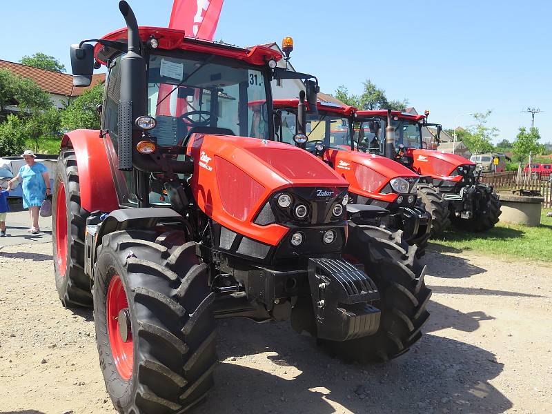 Traktory Zetor patří neodmyslitelně k novodobé historii našeho zemědělství. Snímek je ze srazu Zetorů v Přibyslavicích na Třebíčsku.