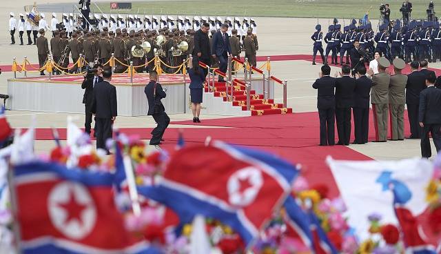 Jihokorejský prezident Mun Če-in a severokorejský vůdce Kim Čong-un na setkání v Pchjongjangu