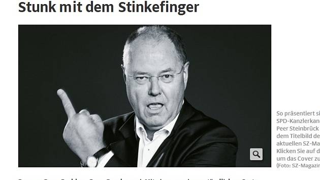 Z obálky magazínu zlostně gestikuluje vystrčeným prostředníčkem kandidát německých sociálních demokratů (SPD) na kancléře Peer Steinbrück.