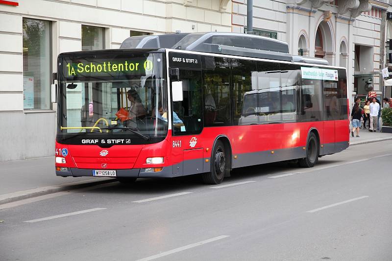 Městská hromadná doprava ve Vídni. Wiener Linien.