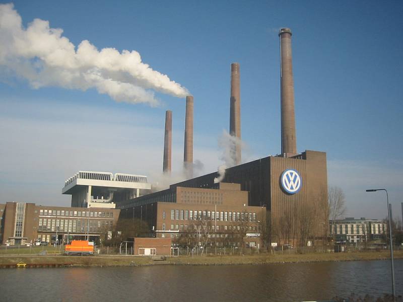 Volkswagen v roce 2016 i přes problémy a pokuty vydělal.