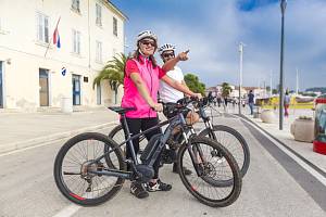 Chorvatsko se dá objevovat i na kole. Pozor ale na bezpečnost a alkohol