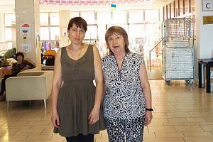 Marina (vlevo) dvacet let pracovala jako účetní a ráda by v práci pokračovala. Tamara (vpravo) je učitelka matematiky v důchodu, ale také by ještě chtěla pracovat.