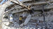 Výbuch muničního skladu v syrském městě Sarmada v provincii Idlib zničil dvě budovy