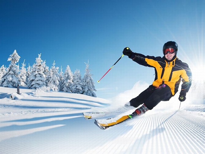 Přinášíme nejlepší tipy na lyžování v Česku i v zahraničí.
