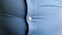 Obezita u mužů snižuje hladiny testosteronu a nízký testosteron zhoršuje obezitu