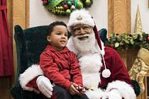 Prvního černošského Santa Clause ve své historii najalo největší obchodní centrum ve Spojených státech Mall of America v Minnesotě.