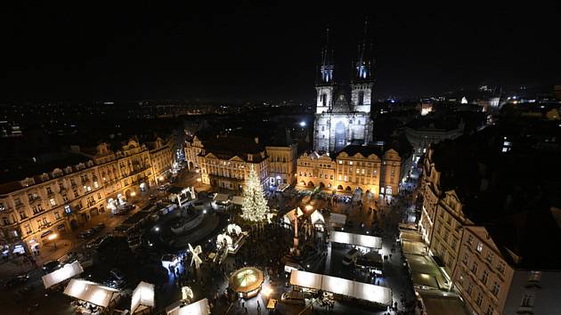 Generální zkouška rozsvícení vánočního stromu na Staroměstském náměstí v Praze, 25. listopadu 2022