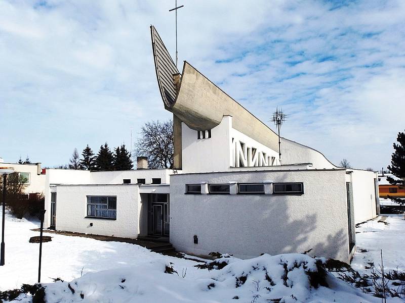 Kostel v Senetářově v Moravském krasu.
