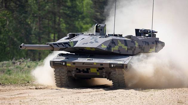 Na veletrhu Eurosatory 2022 představila německá firma Rheinmetall koncept tanku KF51 Panther, postaveného na starším projektu Lynx 120, tentokrát však už s novým 130mm kanónem