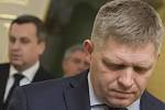 Robert Fico, v pozadí Andrej Danko