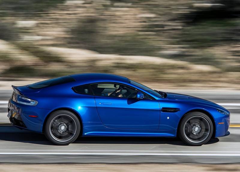 Aston Martin Vantage GTS 2017