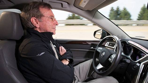 Cadillac chce v roce 2016 zavést částečné autonomní řízení.