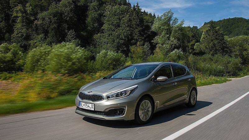 5. Kia cee´d. Hodnocení: 93,03 %. Kia boduje zejména vzhledem a provozními náklady, naopak nejhorší hodnocení od majitelů získala za bezpečnostní výbavu, pohon a interiér.