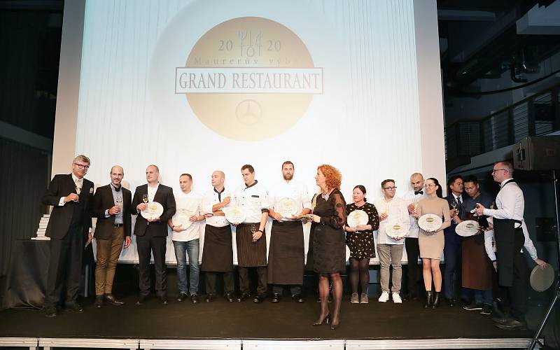 Přehled a hodnocení nejlepších restaurací na české gastronomické mapě v režii Pavla Maurera.