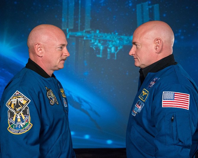 Astronauti Scott a Mark Kellyovi