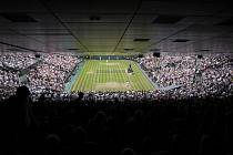 Centrální kurt ve Wimbledonu. Ilustrační foto.