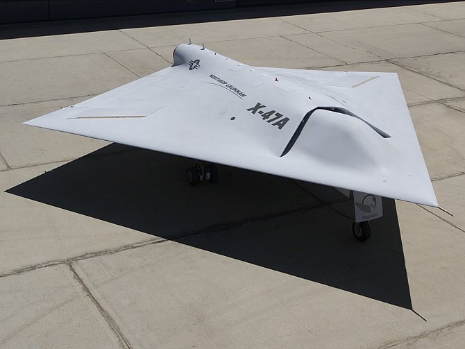 Koncept amerického autonomního bojového letounu příští generace Northrop Grumman X-47A Pegasus