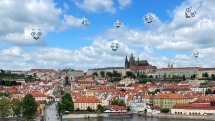 Autor zpracoval dokonce i oblaka nad Pražským hradem