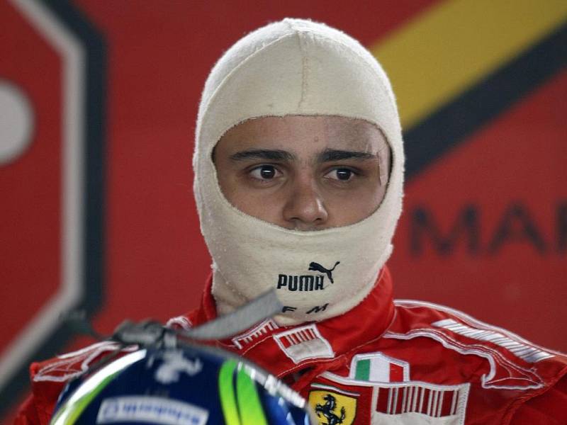 Pilot stáje Ferrari Felipe Massa dává Renaultu za vinu, že nezískal mistrovský titul.