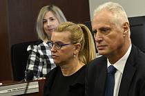 Mezi obviněnými je i někdejší náměstkyně ministerstva Simona Kratochvílová.