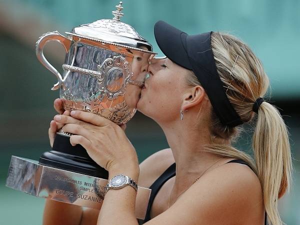 Maria Šarapovová v Paříži získala kariérní grandslam.