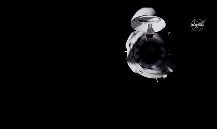 K Mezinárodní vesmírné stanici (ISS) dnes v 5:01 SEČ dorazili čtyři astronauti na palubě vesmírné lodi Crew Dragon vyvinuté soukromou společností SpaceX