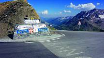 Col du Galibier. Jedná se o horský průsmyk v jihovýchodní části francouzských Alp poblíž Grenoblu. S polohou 2642 metrů nad mořem je nejvyšším vrcholem na Tour de France.