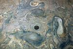 Snímky Jupitera pořízené sondou Juno