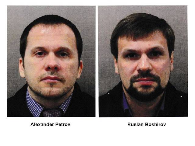 Alexandr Miškin a Anatolij Čepiga používali pasy na jména Alexander Petrov a Ruslan Boširov.