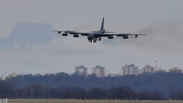 Bombardér B-52 Stratofortress v Mošnově