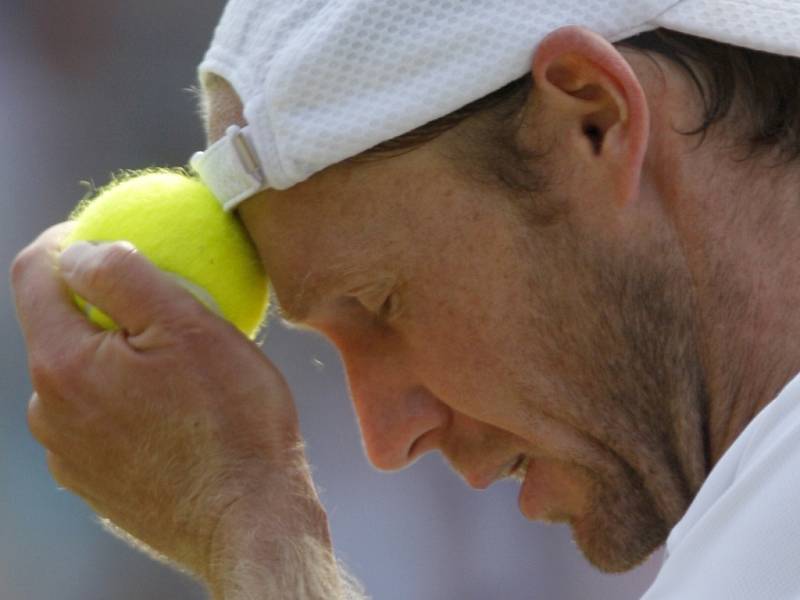 Němec Rainer Schüettler startoval na Wimbledonu podesáté v kariéře. 