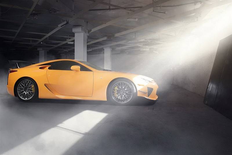 Jeden z 50 vyrobených kusů Lexusu LFA Nürburgring Edition je na prodej