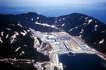 Japonská jaderná elektrárna Curuga kolem roku 1970, zhruba 11 let před únikem radioaktivního paliva