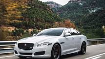 Jaguar XJR.