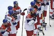 Zklamaní čeští hokejisté po prohraném čtvrtfinále s USA.