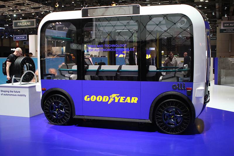 Goodyear pracuje na pneumatikách a technologii pro autonomní krabice