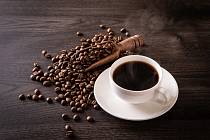 Nejběžnějším typem kávy je černá, pražená