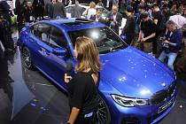 Novináři obléhají nové BMW 3